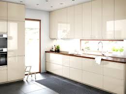 Decoration Maison Cuisine Ikea Ringhult Creme Design Et Pur E Au Doux Ton De Cr Me Metod Voxtrop Be Beige Kitchen Beige Kitchen Cabinets Gloss Kitchen Cabinets