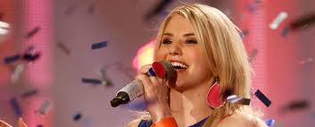 Ich geh heut´ nacht aus, endlich wieder tanzen gehn. Dsds Schlagersangerin Beatrice Egli Gewinnt Die Zehnte Staffel Fernsehserien De