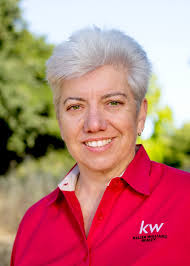 Valerie Crowell's Instagram, Twitter & Facebook