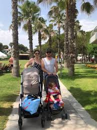 Gabriela cristea toader si sotul ei, marcel toader, au purtat constume traditionale macedonene si au dansat paiduska si pamporea, dansuri traditionale ale acestei etnii, la nunta dianei bisinicu si a lui. Gabriela Cristea È™i Tavi Clonda Se CÄƒsÄƒtoresc Religios Victoria Va Fi DomniÈ™oarÄƒ De Onoare