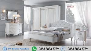 Bahan set tempat tidur 100% kayu jati. Set Tempat Tidur Mewah Warna Putih Delimafurniture Com