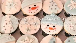 Take your holiday decorating to the next level with christmas cake stands. Quick Easy Christmas Cake Decorating Idea Youtube