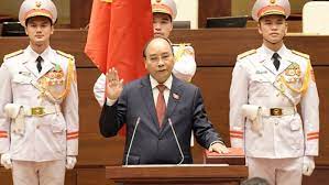 Nguyễn thị kim ngân (sinh ngày 12 tháng 4 năm 1954) là nữ chính trị gia người việt nam.bà là chủ tịch quốc hội thứ 8 của nước cộng hòa xã hội chủ nghĩa việt nam, chủ tịch hội đồng bầu cử quốc gia việt nam. Chá»§ Tá»‹ch NÆ°á»›c Nguyá»…n Xuan Phuc Tuyen Thá»‡ Nháº­m Chá»©c