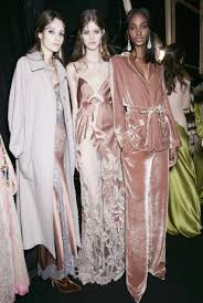 Invitaciones de boda bonitas y originales❤, más de 4.000 modelos, detalles de boda y invitaciones y detalles para bodas y comuniones. Novias Moda Viajes Looks Todo Para Bodas Hemeroteca De 4 De Diciembre De 2017