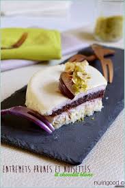 Entremets Prunes Noisettes Et Mousse Au Chocolat Blanc Mousse Chocolat Blanc Mousse Au Chocolat Omelette Norvegienne