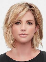 Pin By Melba Brady On Cheveux In 2020 Medium Hair Styles Medium Length Hair Styles Hair Lengths