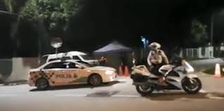 Para pejabat afghanistan mengatakan anggota isis menyamar sebagai dokter, menyerbu rumah sakit di kabul dan menewaskan 30 orang. Polis Sahkan Serbu Kediaman Najib