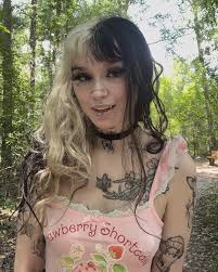 Violetisawallflower onlyfans
