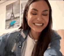 Sarah Andrade GIF