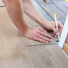 Merhaba benim evim olsa ilk yapacağım şey sanırım koridor mutfak dahil her yeri laminant parke ile döşemek olurdu.hem sıcak tutması hem temizliği için.ve yine kesinlikle en açık rengini akçaağaç olanını tercih ederdim. Lamine Parke Nasil Dosenir Biboya Com Tr