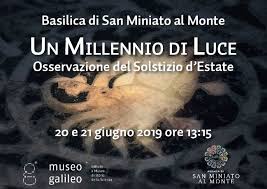 Il solstizio d'estate è il giorno più lungo che ci sia e di conseguenza la notte più breve, cioè il l'asse del monumento è orientato in modo che al solstizio d'estate il sole sorga al di sopra della centrale. Un Millennio Di Luce Osservazione Del Solstizio D Estate 2019 Museo Galileo