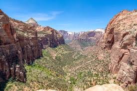 Come to springdale and hike it! The Canyon Overlook Trail A Short But Sweet Hike In Zion Np