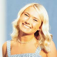 Natalie Pierce's Instagram, Twitter & Facebook