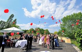 Das haus schlesien freut sich, sie wieder im biergarten begrüßen zu dürfen! Haus Schlesien Hochzeitsfotograf Hochzeitsbilder