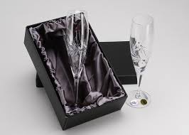 Verres Et Coffrets Coffret Cadeau Couple Il y a donc ces occasions où vous aurez à trouver un cadeau pour un couple d'amis proches, de collègues, ou encore vos parents qui fêtent un grand. verres et coffrets coffret cadeau couple