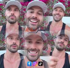 😱 Omg! It's ridiculously hard to screenshot @Jarred Harper because he  won't sit still, he keeps moving, 😂now makes me wonder if he wasreally a  good boy growing up, that's what heclaimed from my cameo ...