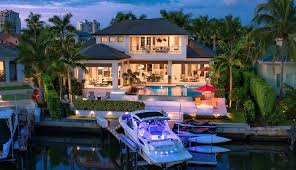 Luxury Waterfront Home In Naples Florida Mansions Mansions Luxury Waterfront Homes