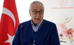 Yetkililer şu an evinde araştırma yürütüyor. S4dwxzcivyenzm