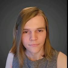 Allison Mossman's Instagram, Twitter & Facebook