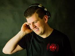 Wir doojays sind auf hochzeiten und events spezialisierte djs, die eine reihe besonderer fähigkeiten mitbringen müssen, die die. Dj Bande Regensburg Top Djs Mieten Fur Hochzeit Und Party