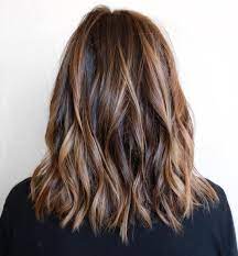 Honey Highlights And Dark Brown Locks In 2020 Medium Hair Styles Brown Hair With Highlights Hair Styles