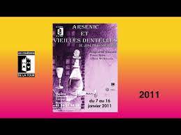 Les adorables vieilles dames habitent avec leur second neveu theodore, qui se prend pour le président roosevelt, une maison située en face d'un cimetière. Arsenic Vieilles Dentelles 2011 Youtube