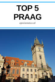 De meest gebruikte bijnaam is de gouden stad, waarmee praag is na de fluwelen revolutie één van de meest populaire steden in europa geworden voor een stedentrip. Top 5 Praag Deze Dingen Mag Je Niet Missen Praag Praag Tsjechie Stedentrip