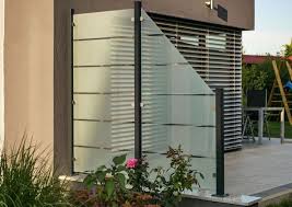 Glaszaun Nach Mass Online Gunstig Kaufen In 2020 Glass Fence Pergola Designs Garden Seating Area