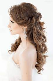 Sünnet düğününde, sünnet annesi topuz saç modelleri, en çok kullanılan saç. Sunnet Dugunu Icin Sac Modelleri