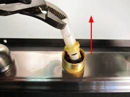 kitchen faucet with vertical diverter