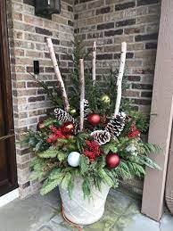 Sélection de cadeau pour tous les budgets à moins de 50€, moins de 100€. Comment Decorer Votre Exterieur Pour Noel Le Mag Visiondeco