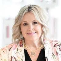 Amanda Eckhardt's Instagram, Twitter & Facebook