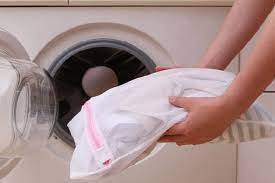 Ev ortamında stor perde yıkama imkanı bulamayan ev hanımları stor perde yıkama hizmeti veren firmaları aramaktadır. Dikey Zebra Perde Nasil Yikanir Armoni Perde