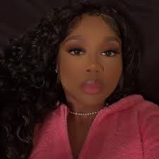 Erykah Williams's Instagram, Twitter & Facebook