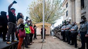 North Carolina Get Out The Vote Rally Ends With Police Using Pepper Spray On Crowd Organizer Plans Election Day Event Chicago Tribune
