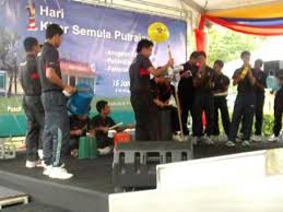 Berhadapan plaza city one waktu operasi: Hari Kitar Semula Putrajaya Jan 2012 Sekolah Alam Shah Sas Youtube