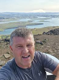 Vináttan veitir gleði og styrk. Að lifa í kærleika er mesta hamingja sem  við fáum notið. SYNDEY SMITH (1771-1845) Góða helgi.