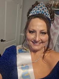 Rayne got her crown mail 🩷