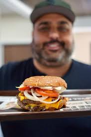 Sharing Daily Food Experiences and Recommendations