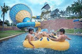 Tidak sempurna senarai taman tema air ini jika tidak senaraikan sekali sunway lagoon. Harga Tiket Taman Tema A Famosa Resort 2021 Diskaun