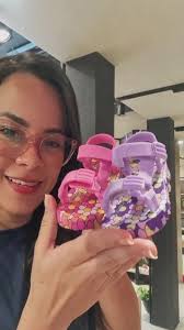 ✨Pula, corre, brinca... e é uma fofura! ✨ A Mini Melissa é conforto, estilo  e diversão nos pezinhos de quem mais importa. 💖 Faltam só 6 dias para o  Dia das Crianças