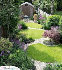 A lot of people can't wait for summer to come so they can rearrange their garden, plant some new flowers, sit outside on the freshly painted bench and enjoy every evening with a cup of coffee! Very Small Garden Ideas On A Budget Small Garden Design Ideas