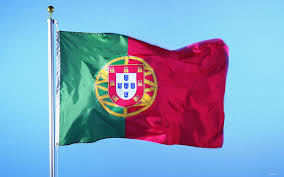 The lesser version of the national coat of arms (armillary sphere and portuguese shield). Kak Vyglyadit Flag Portugalii Nacionalnye Cveta Gerba Strany Foto I Opisanie