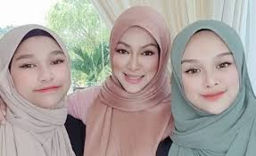 Abby abadi yang memaklumkan awal pagi tadi (8 dis) menerusi instagram, bahawa anaknya muhammad danial. Abby Abadi Kongsi Cara Didik Anak Perempuan Tutup Aur4t Malaysia Repoter