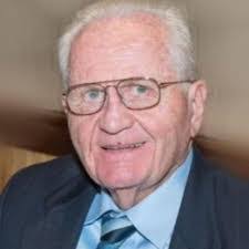 Mary Riera's Instagram, Twitter & Facebook