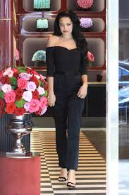 Maybe you would like to learn more about one of these? Mara Teigen Stops To Shop For Flowers In Beverly Hills 101117 4
