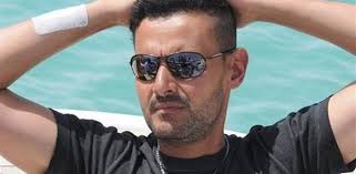 بالصور فريق عمل برنامج رامز جلال محتفلون بانتهاء تصوير البرنامج ويعلنون تفاصيل الخدعة ورامز بالهليكوبتر