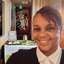 Suzette Woods's Instagram, Twitter & Facebook