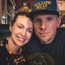 Sharon Glasner's Instagram, Twitter & Facebook