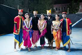 Traditional Dress of the Kolis of ...